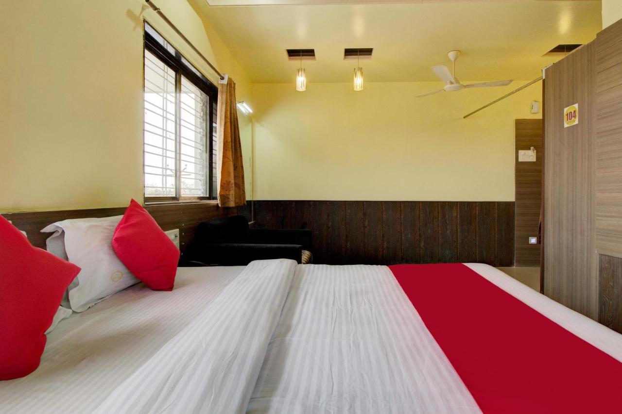 Hotel Oyo Slp013 Savan And Sapna Lodging à Solapur Extérieur photo