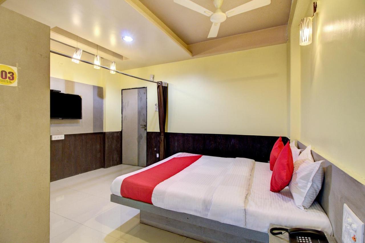 Hotel Oyo Slp013 Savan And Sapna Lodging à Solapur Extérieur photo