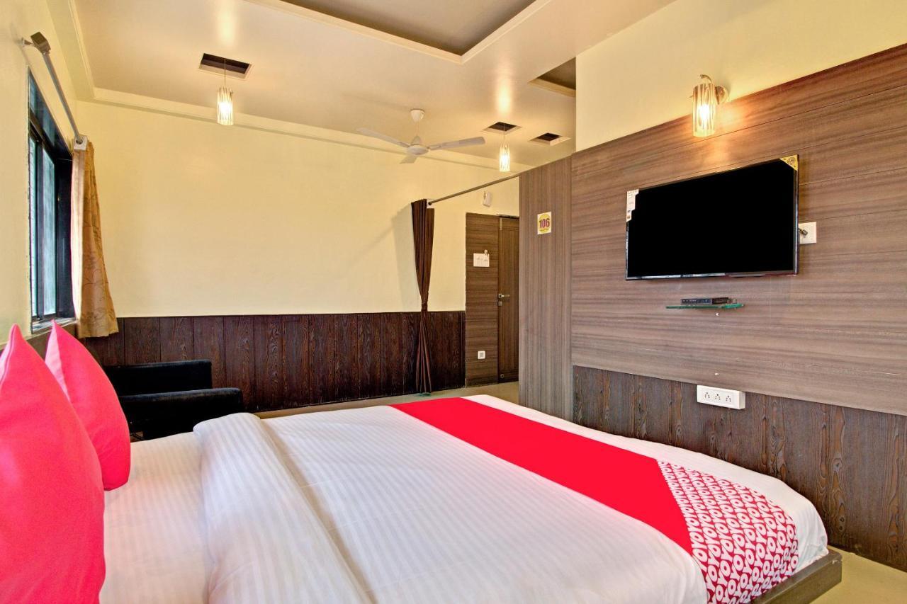 Hotel Oyo Slp013 Savan And Sapna Lodging à Solapur Extérieur photo