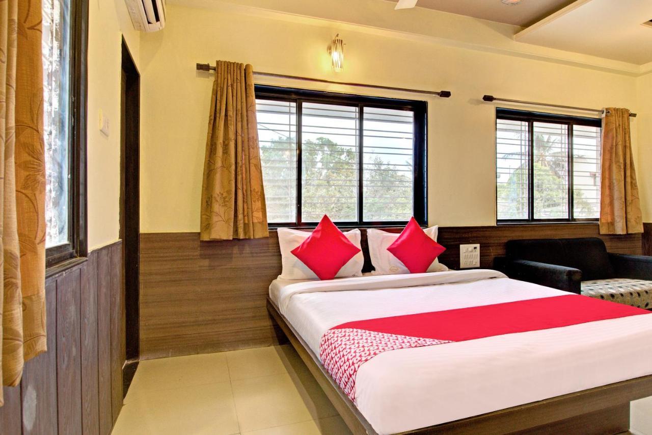 Hotel Oyo Slp013 Savan And Sapna Lodging à Solapur Extérieur photo